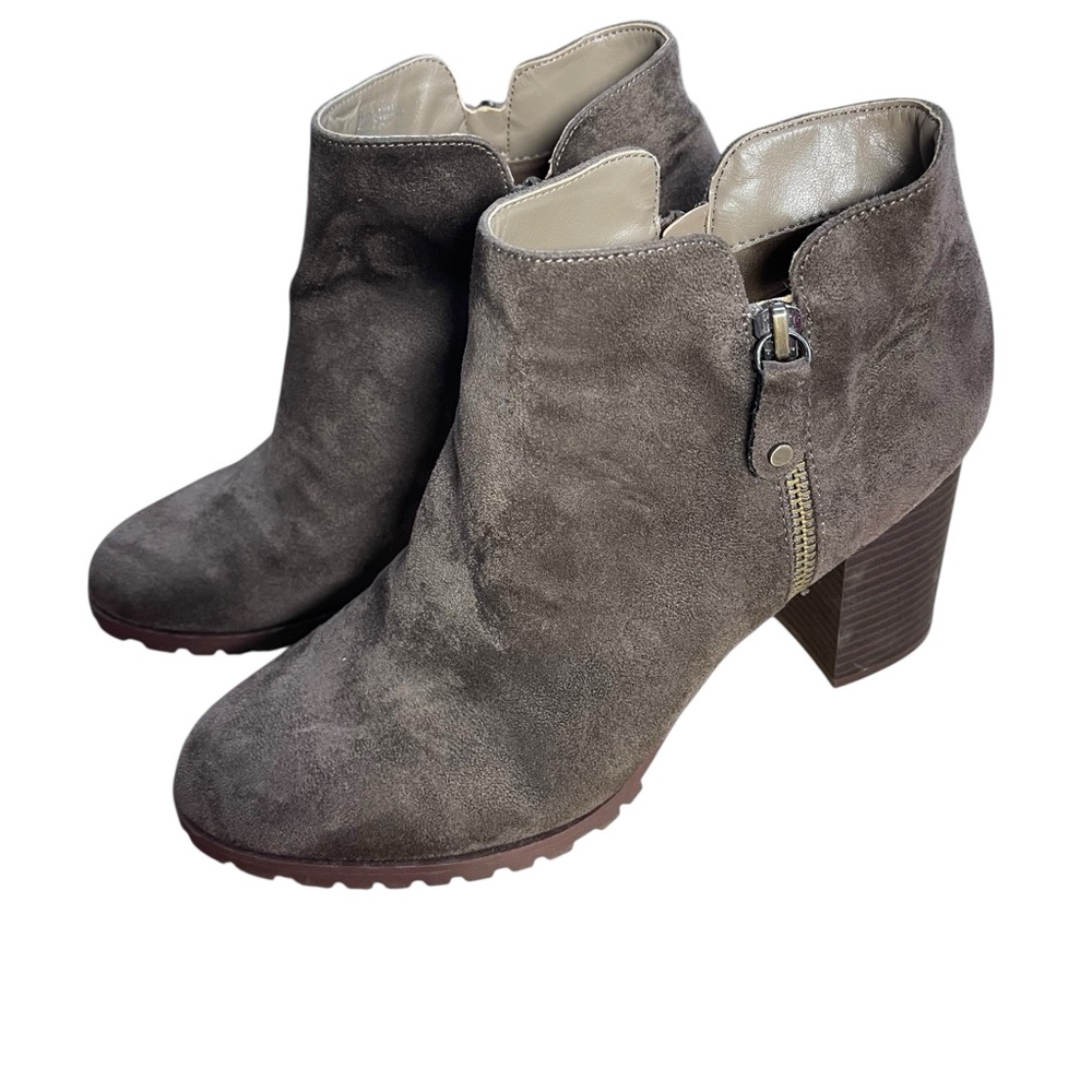 Style & Co. Masrinaa Ankle Booties In taupe size 8.5